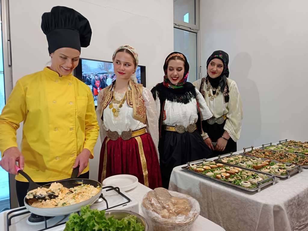 "Čimburijada" se tradicionalno, na obalama rijeke Bosne u tom gradu, održava prvog dana proljeća